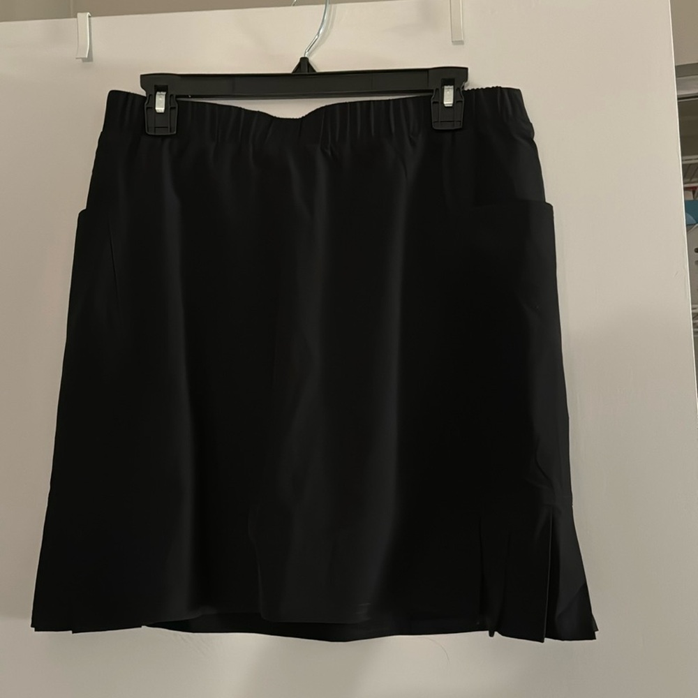 Brand new Chicos skort Size 0